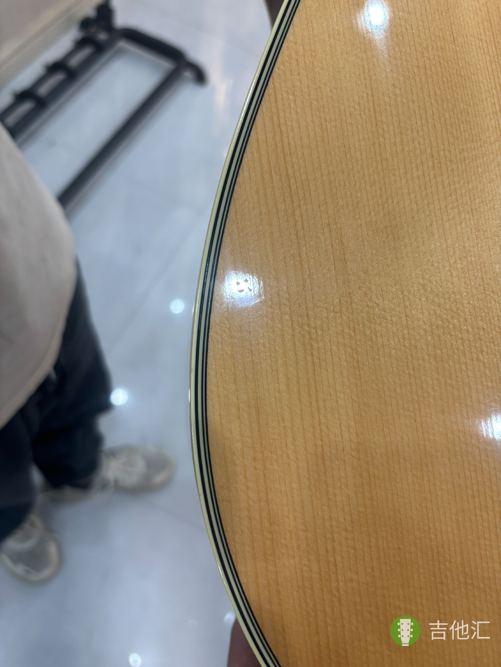 雅马哈FG830 面板磕碰实拍图