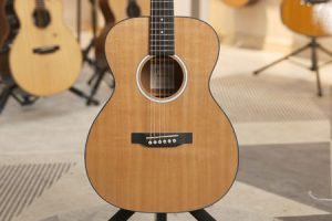 马丁000JR 二手95新