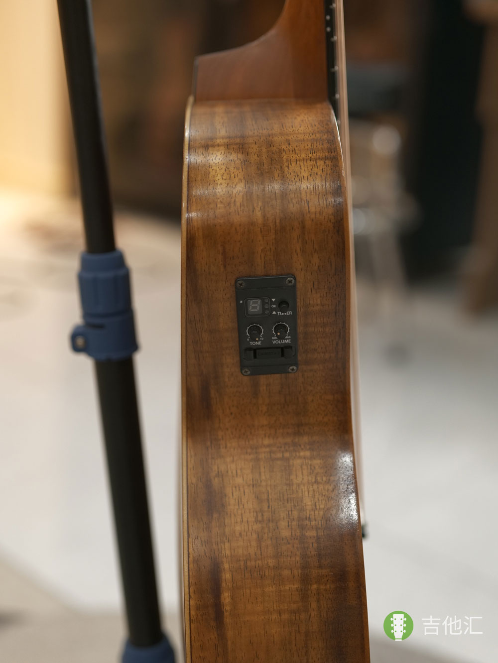 泰勒GS mini KOA 拾音器实拍图