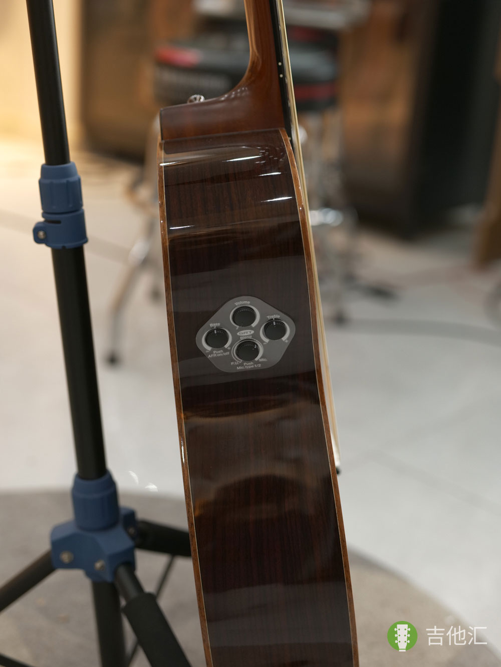 雅马哈AC3R 拾音器实拍图