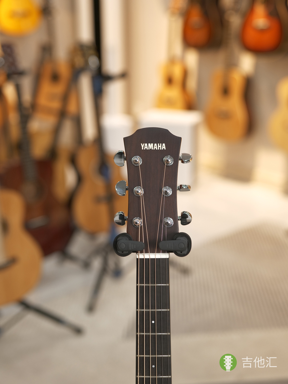 雅马哈A3R 琴头实拍图