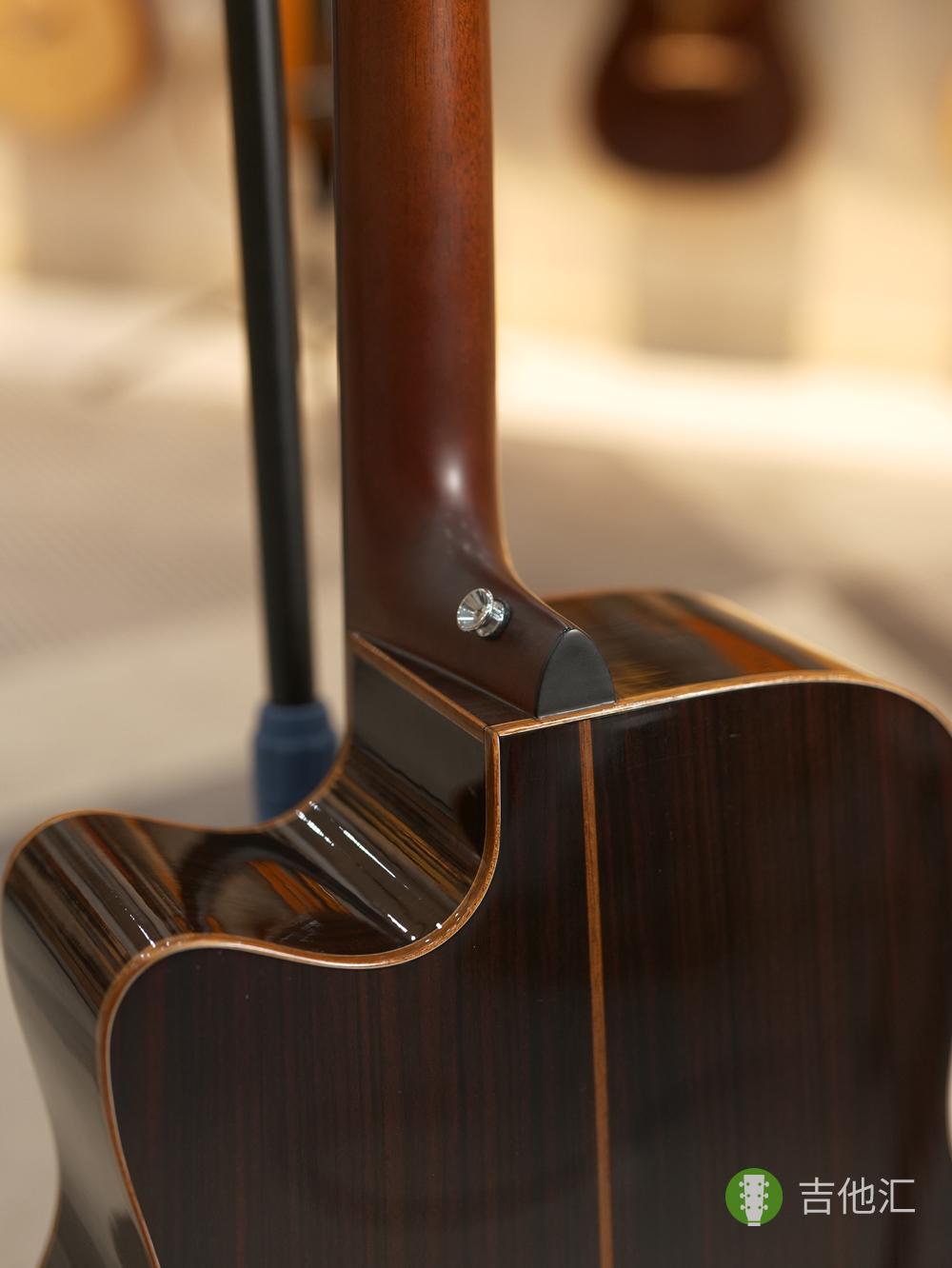 雅马哈A3R 琴颈接柄处实拍图