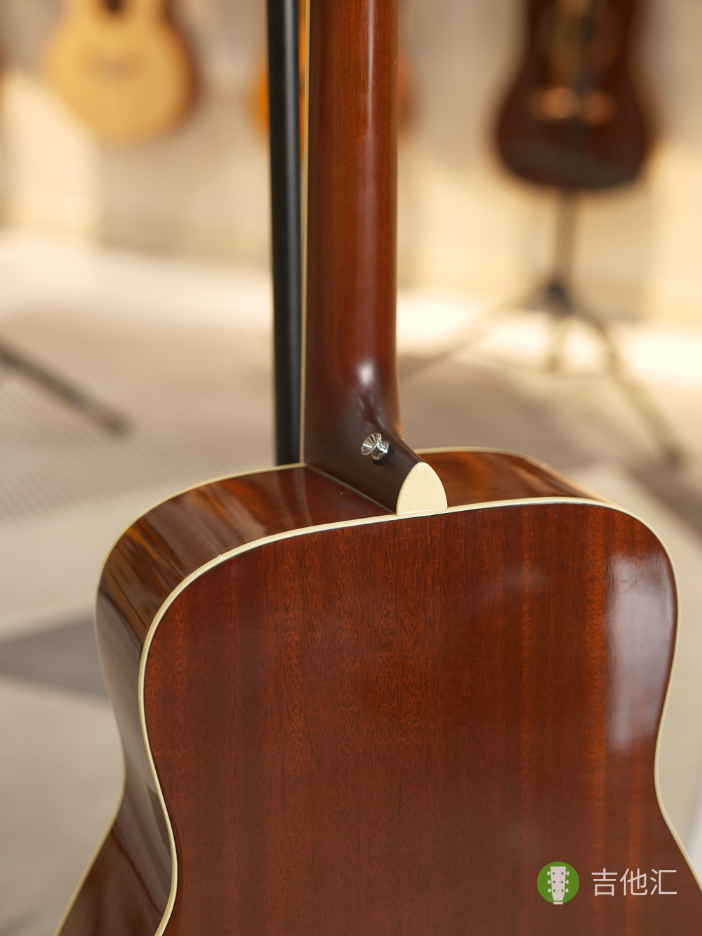 雅马哈FGTA 琴颈接柄处实拍图