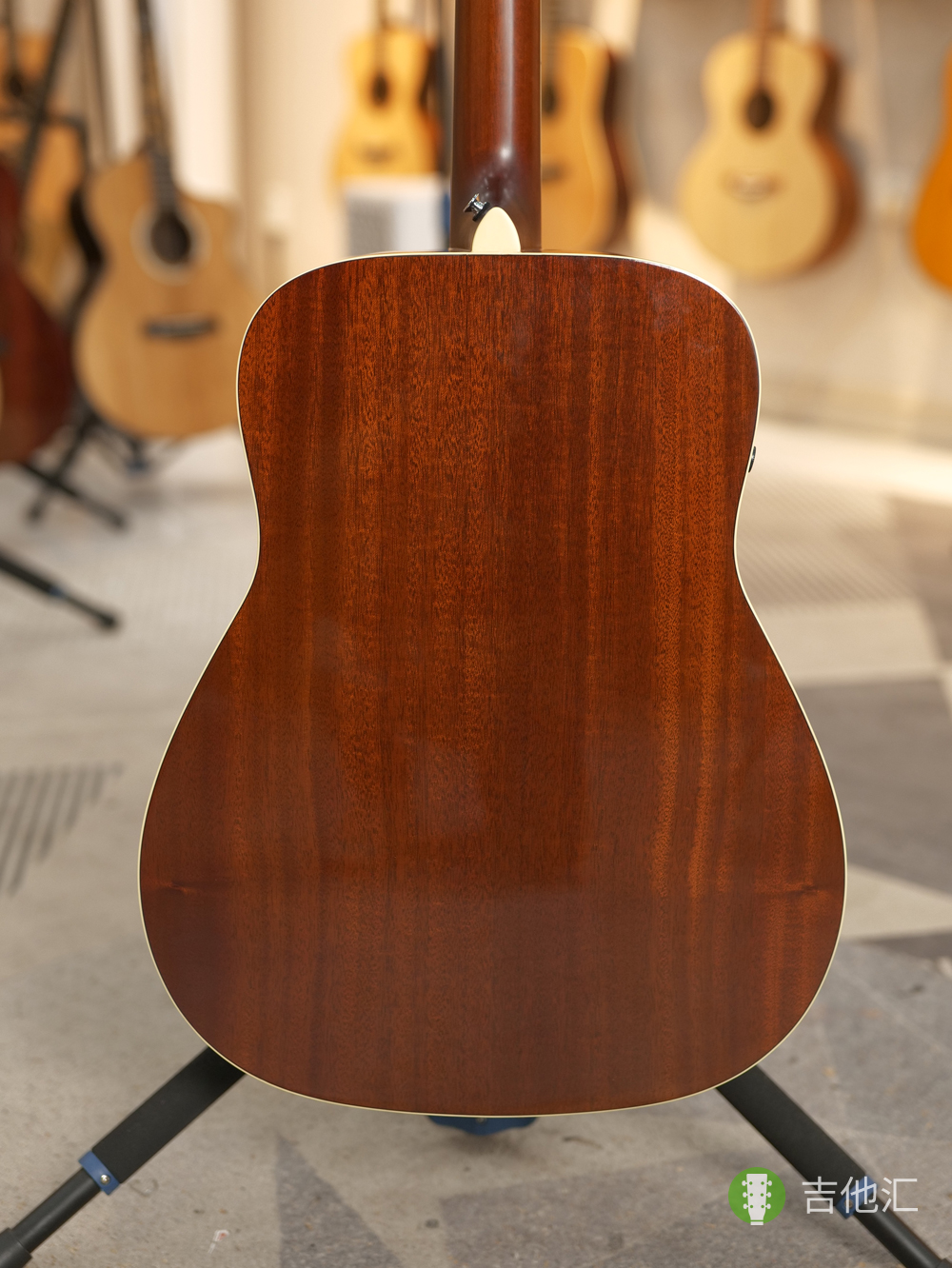 雅马哈FGTA 背板实拍图