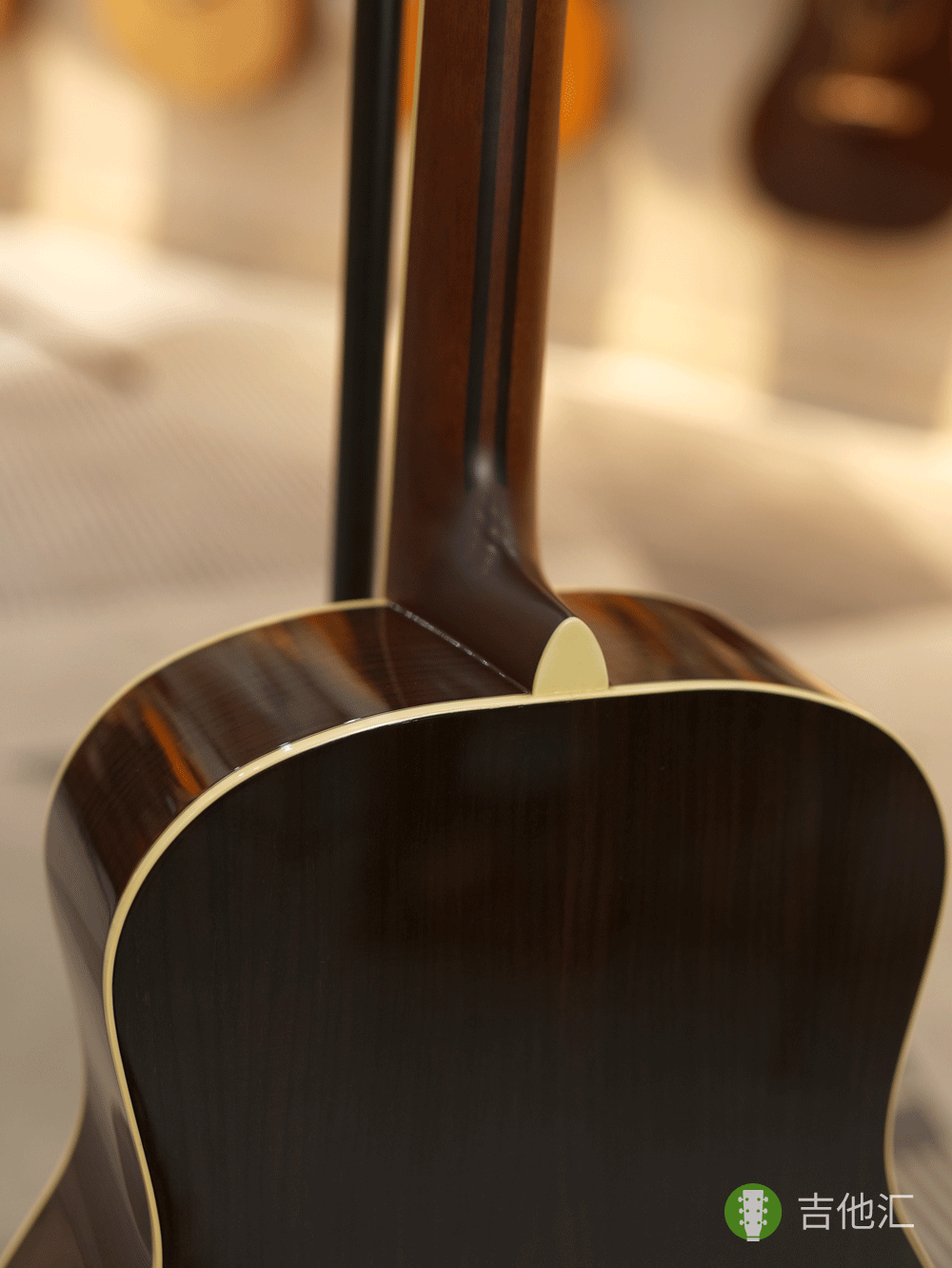 雅马哈LL6 琴颈接柄处实拍图