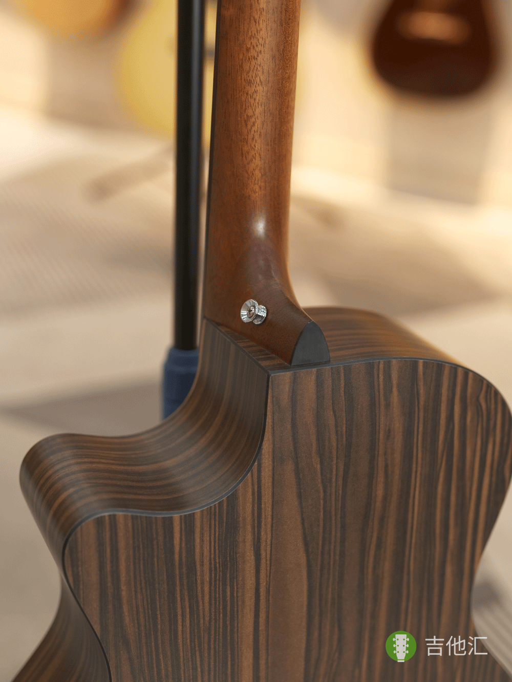 马丁GPCX1AE-20th 琴颈接柄处实拍图