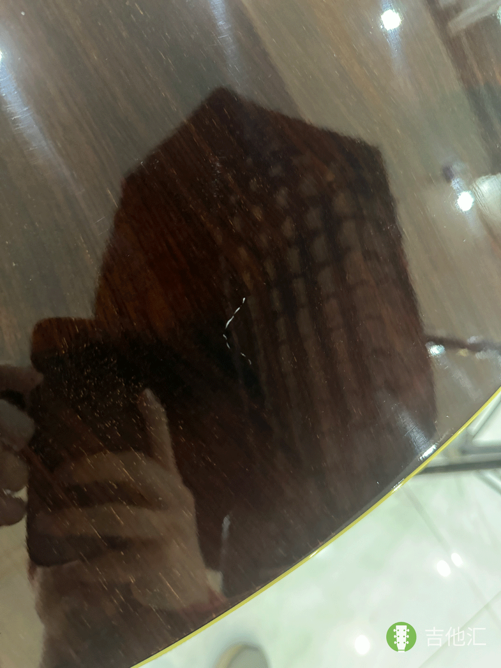 雅马哈FG830 背板划痕实拍图