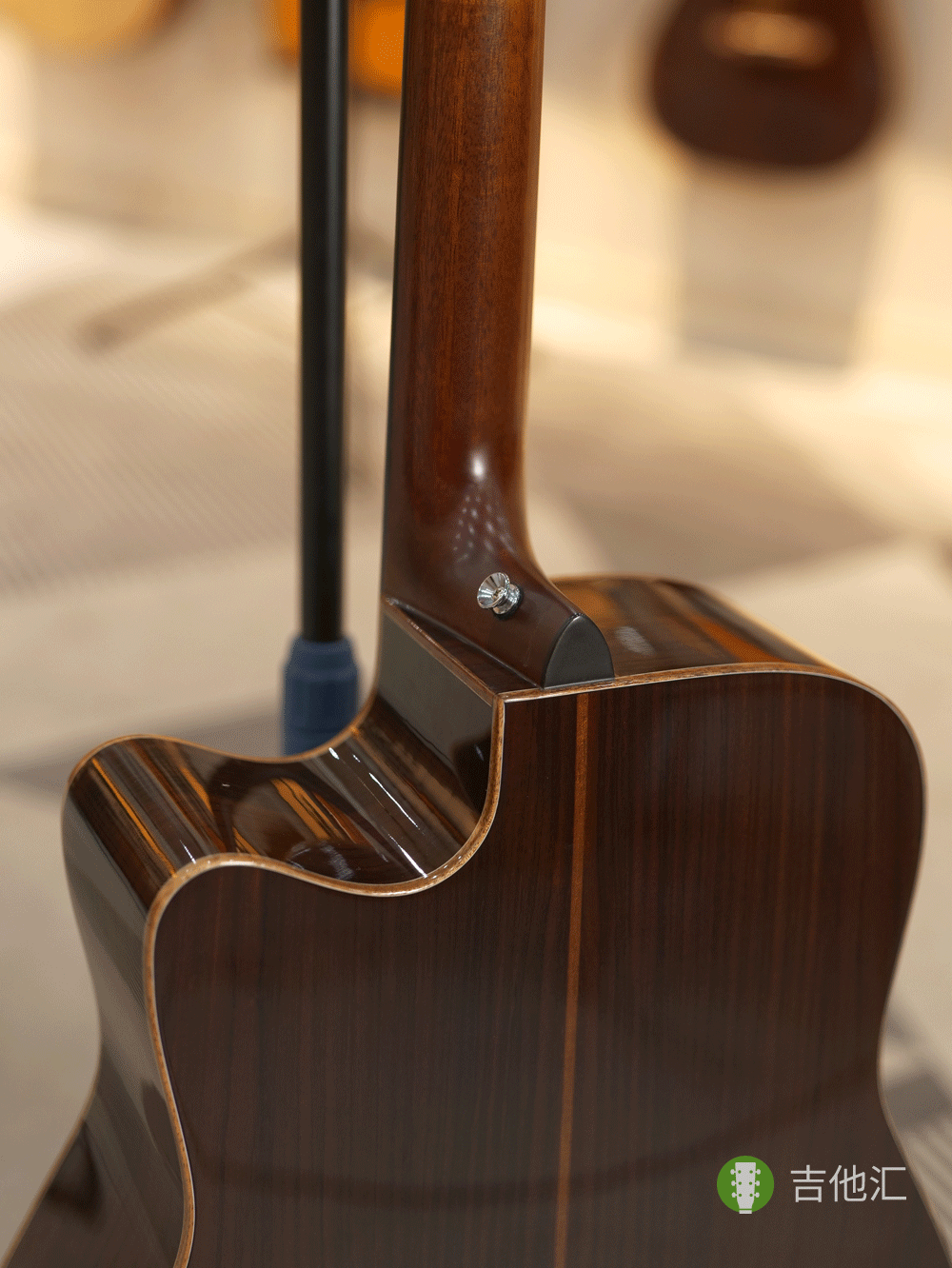雅马哈A3R 琴颈接柄处实拍图