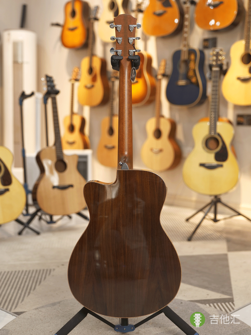 雅马哈AC1R 背面实拍图