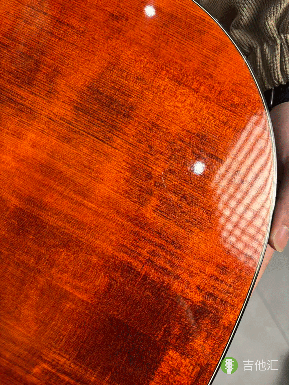 伊斯特曼PCH1 面板磕碰实拍图