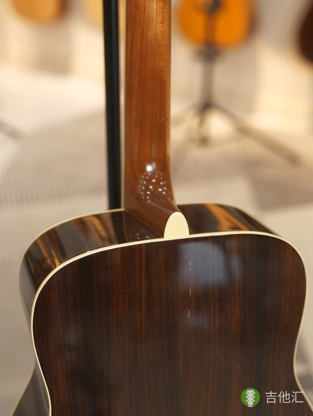 雅马哈FG730S 琴颈接柄处实拍图