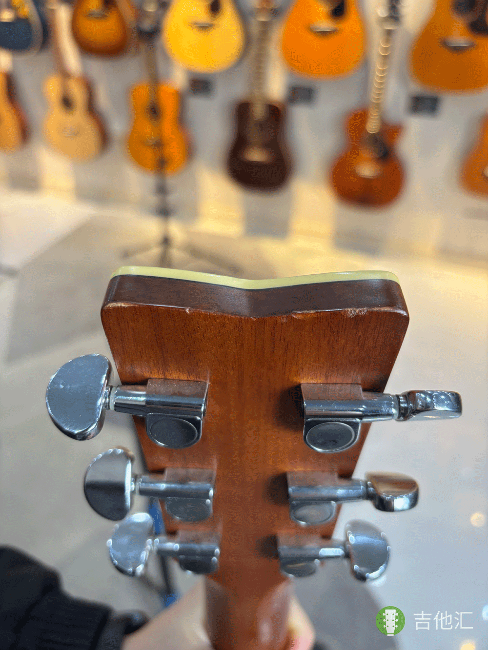 雅马哈FG730S 琴头磕碰实拍图