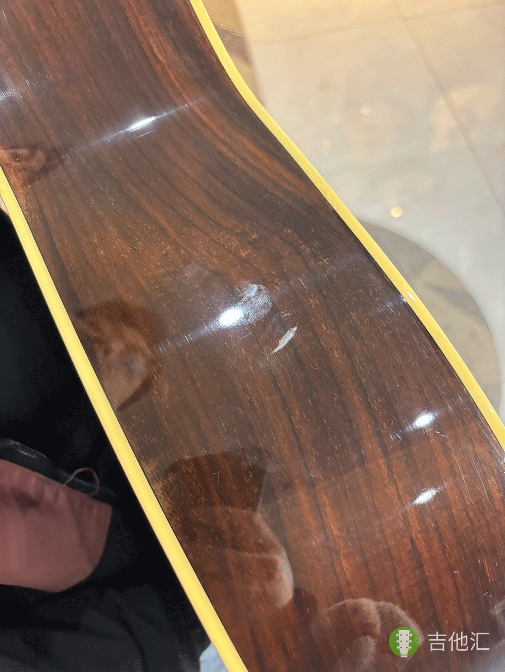 雅马哈FG730S 侧板磕碰实拍图2