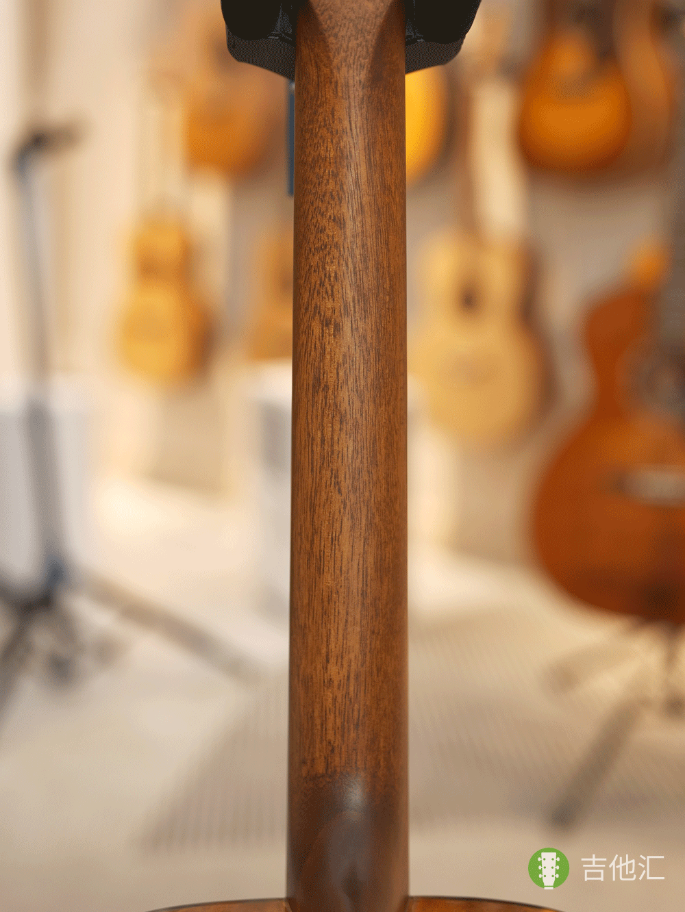 雅马哈FS800 琴颈实拍图