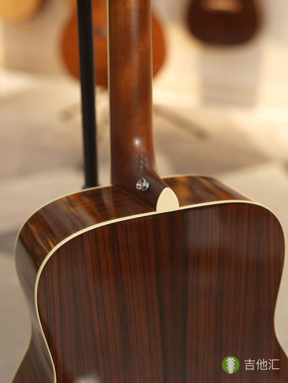 雅马哈FG830 琴颈接柄处实拍图