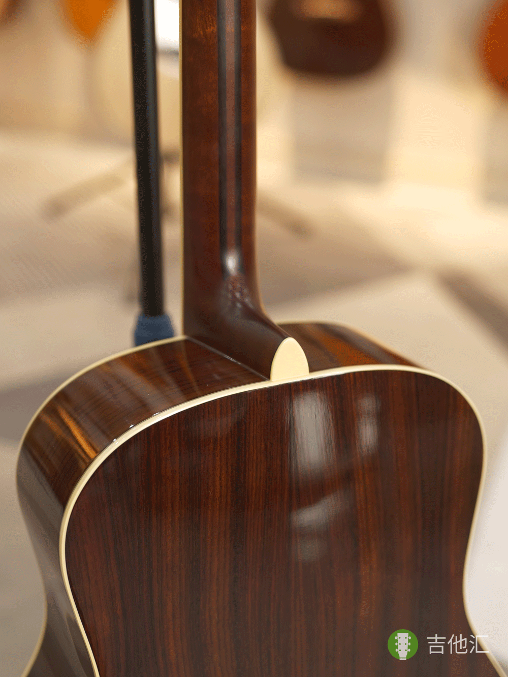 雅马哈LL6 琴颈接柄处实拍图
