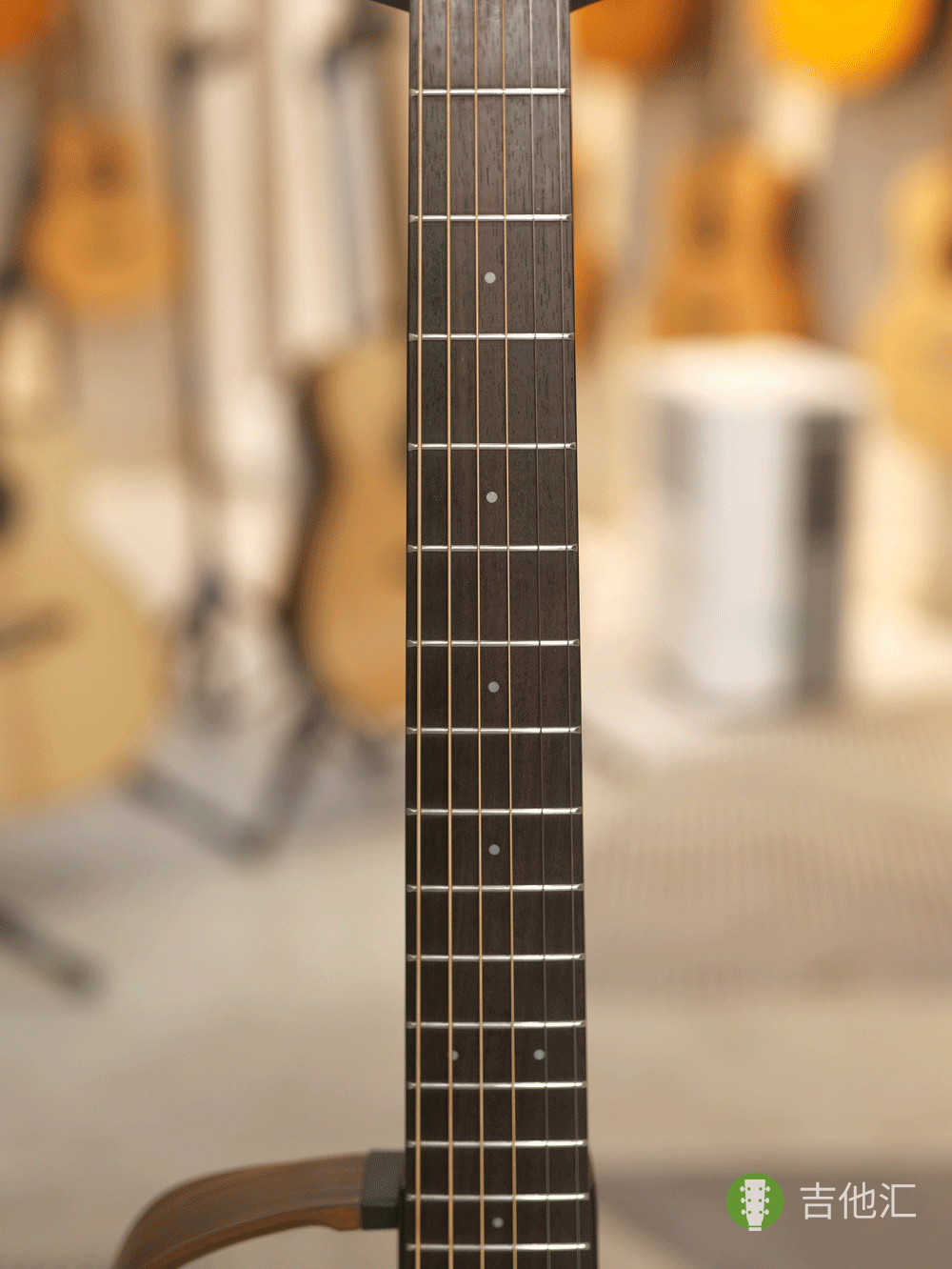 雅马哈SLG200S 指板实拍图