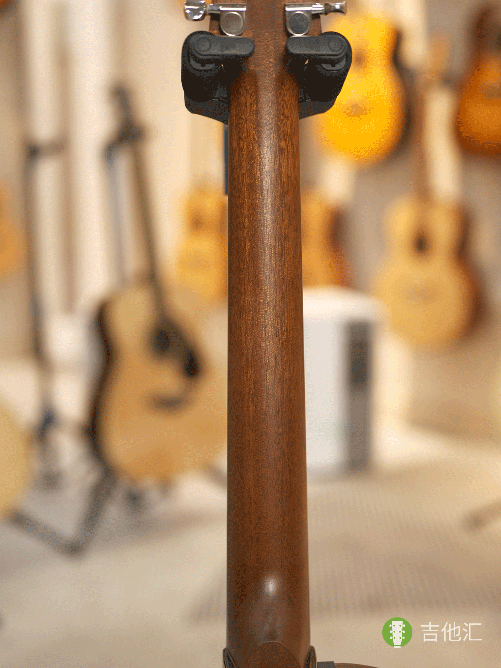 雅马哈SLG200S 琴颈实拍图