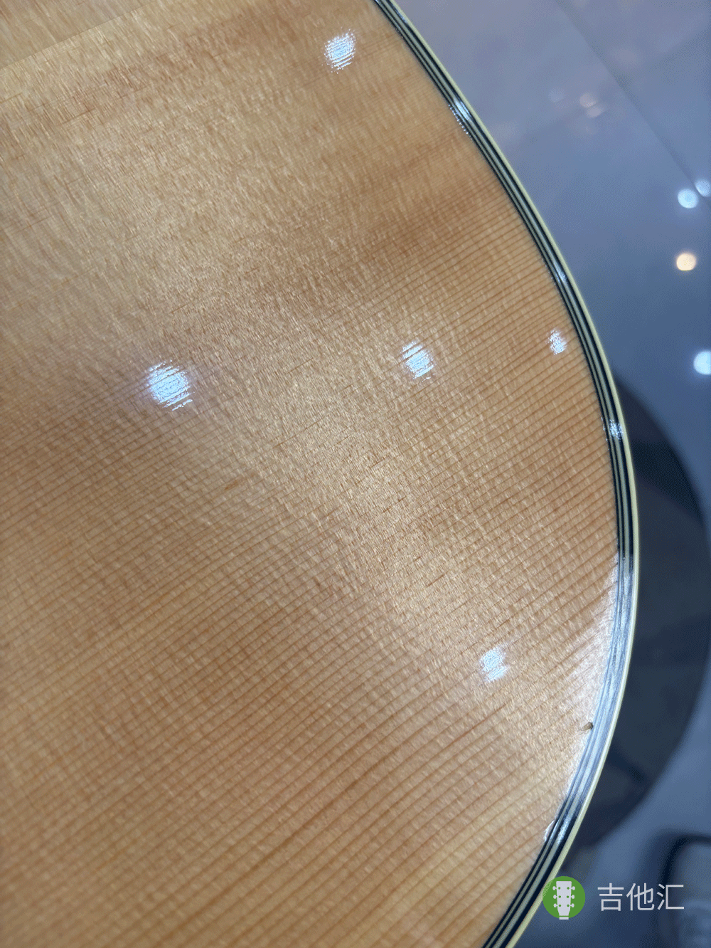 雅马哈FG830 面板磕碰实拍图