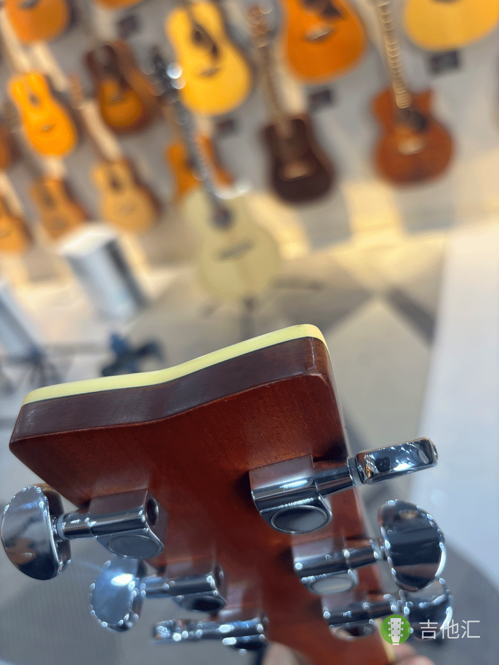 雅马哈FG830 琴头磕碰实拍图