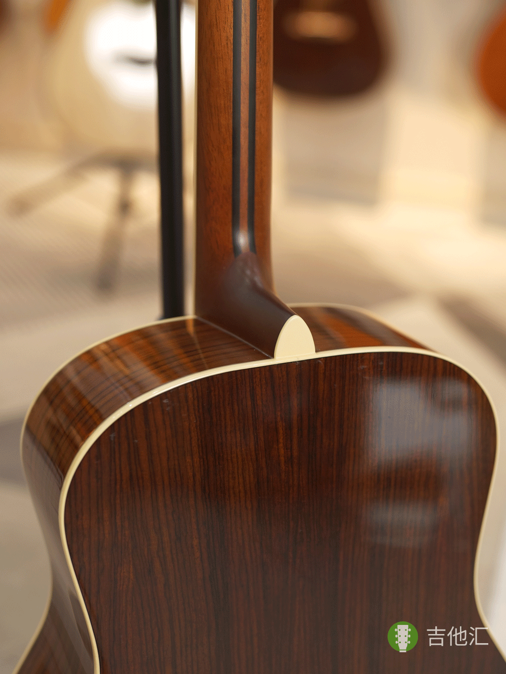 雅马哈LL6 琴颈接柄处实拍图