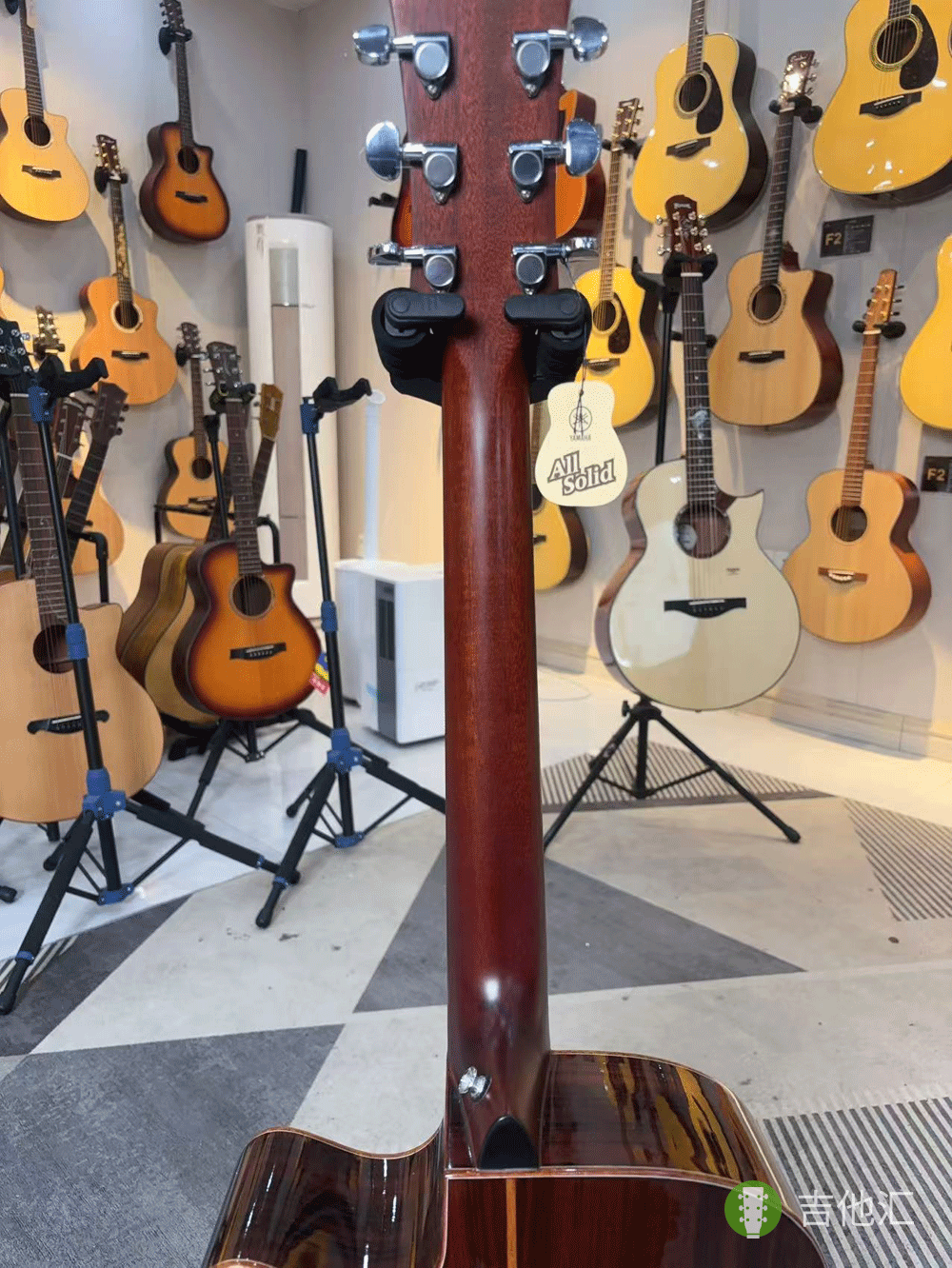 雅马哈A3R 琴颈实拍图