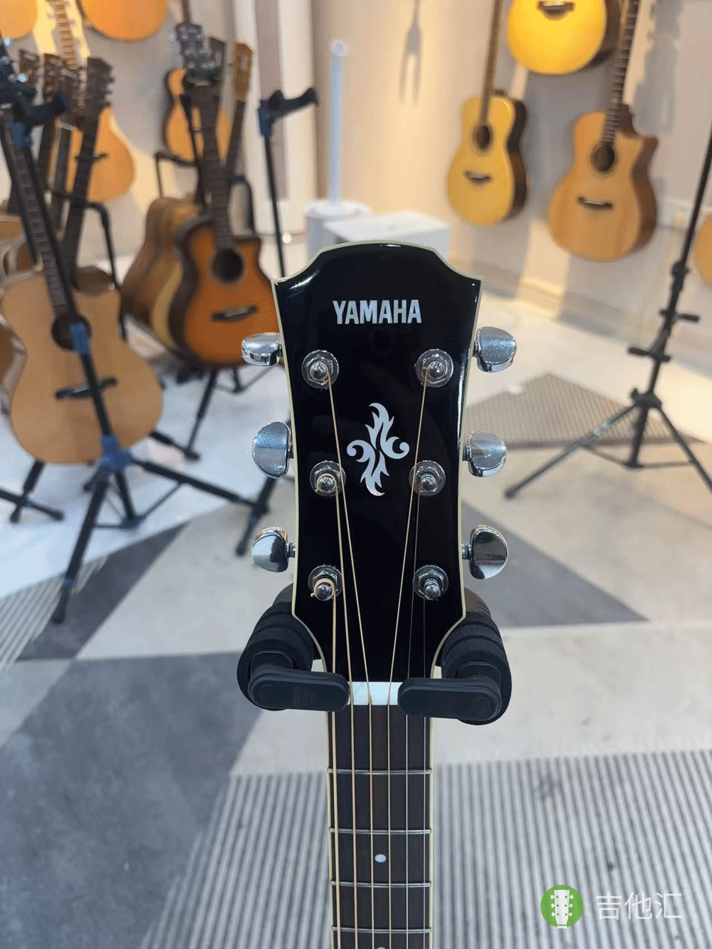 雅马哈APX700II 琴头实拍图