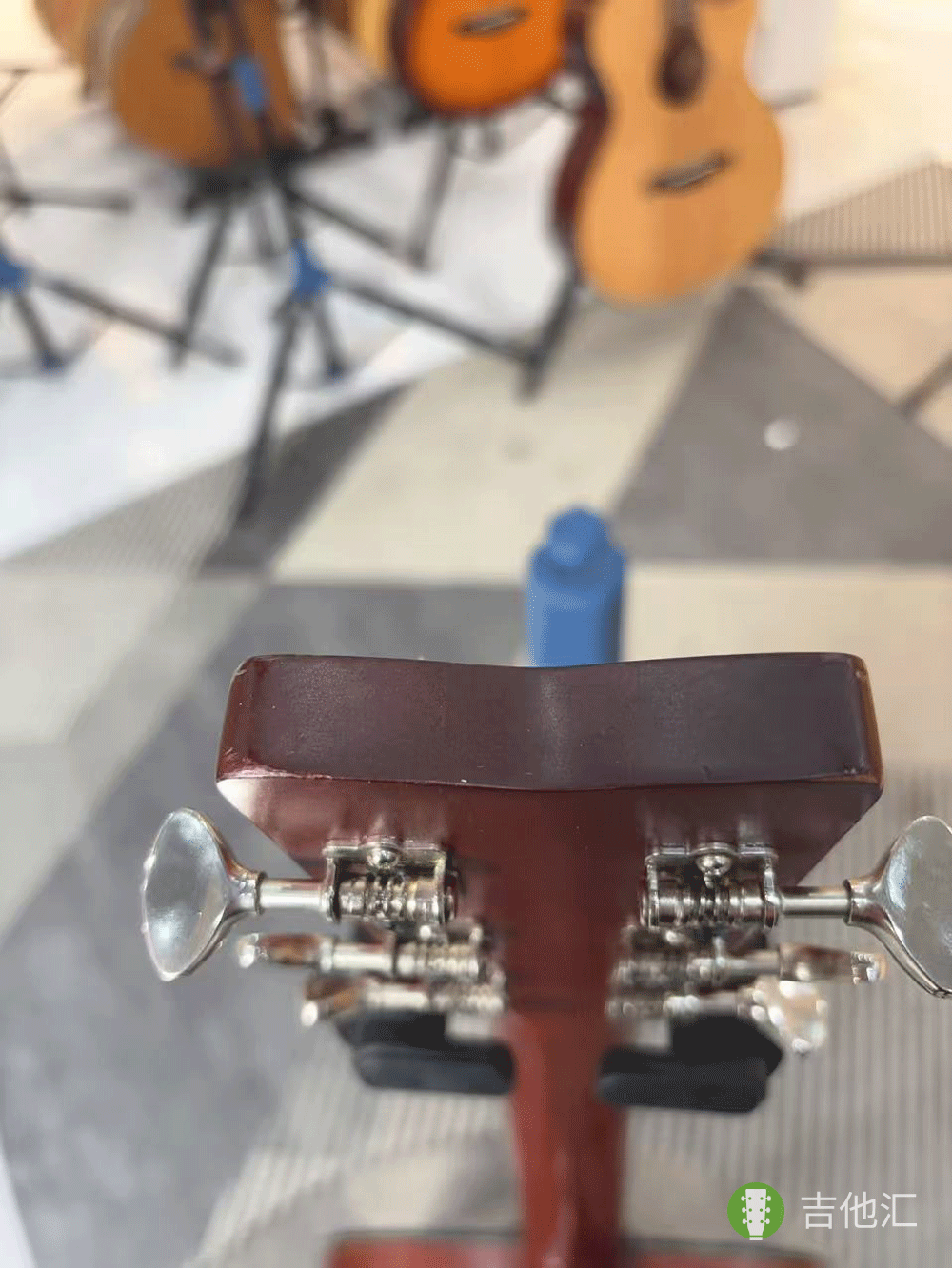 雅马哈FGX3 琴头磕碰实拍图2