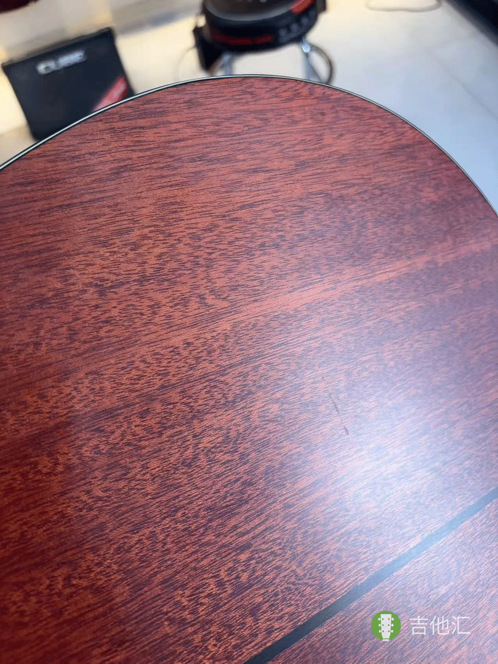 雅马哈FG3 背板划痕实拍图