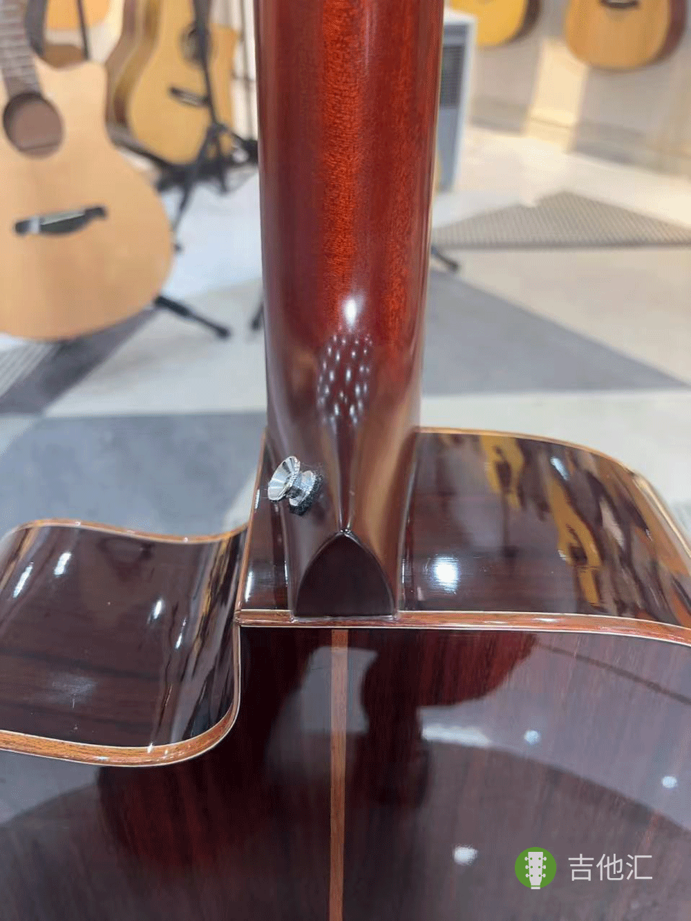 雅马哈AC3R 琴颈接柄处实拍图