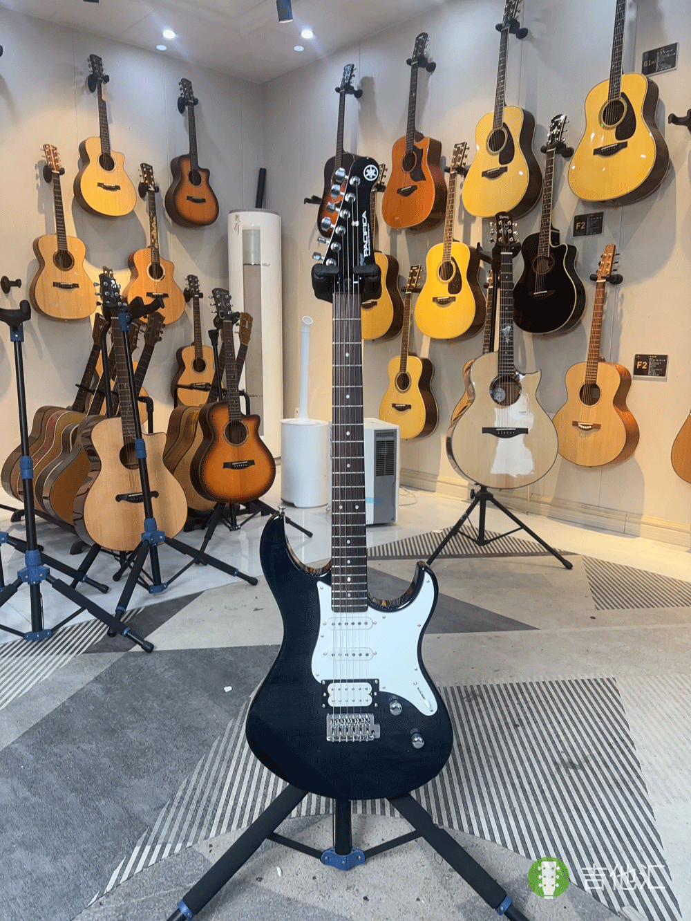 雅马哈PAC212CFM 正面实拍图