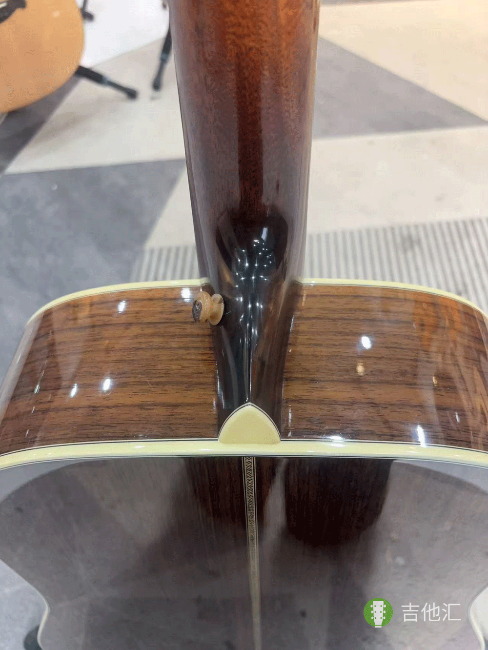 伊斯特曼E20D 琴颈接柄处实拍图