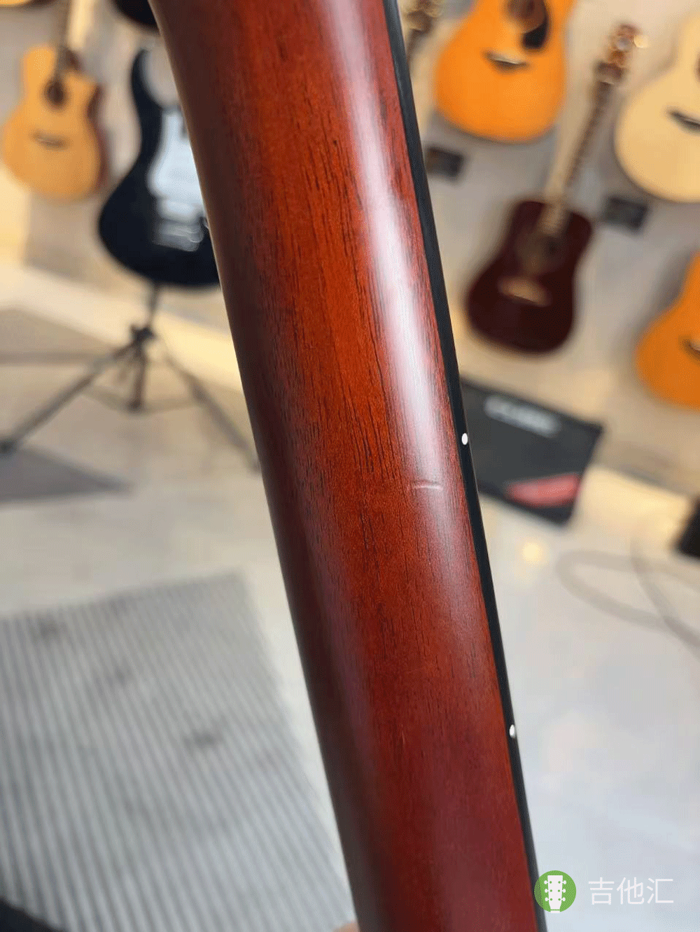 雅马哈A1R 琴颈压痕实拍图