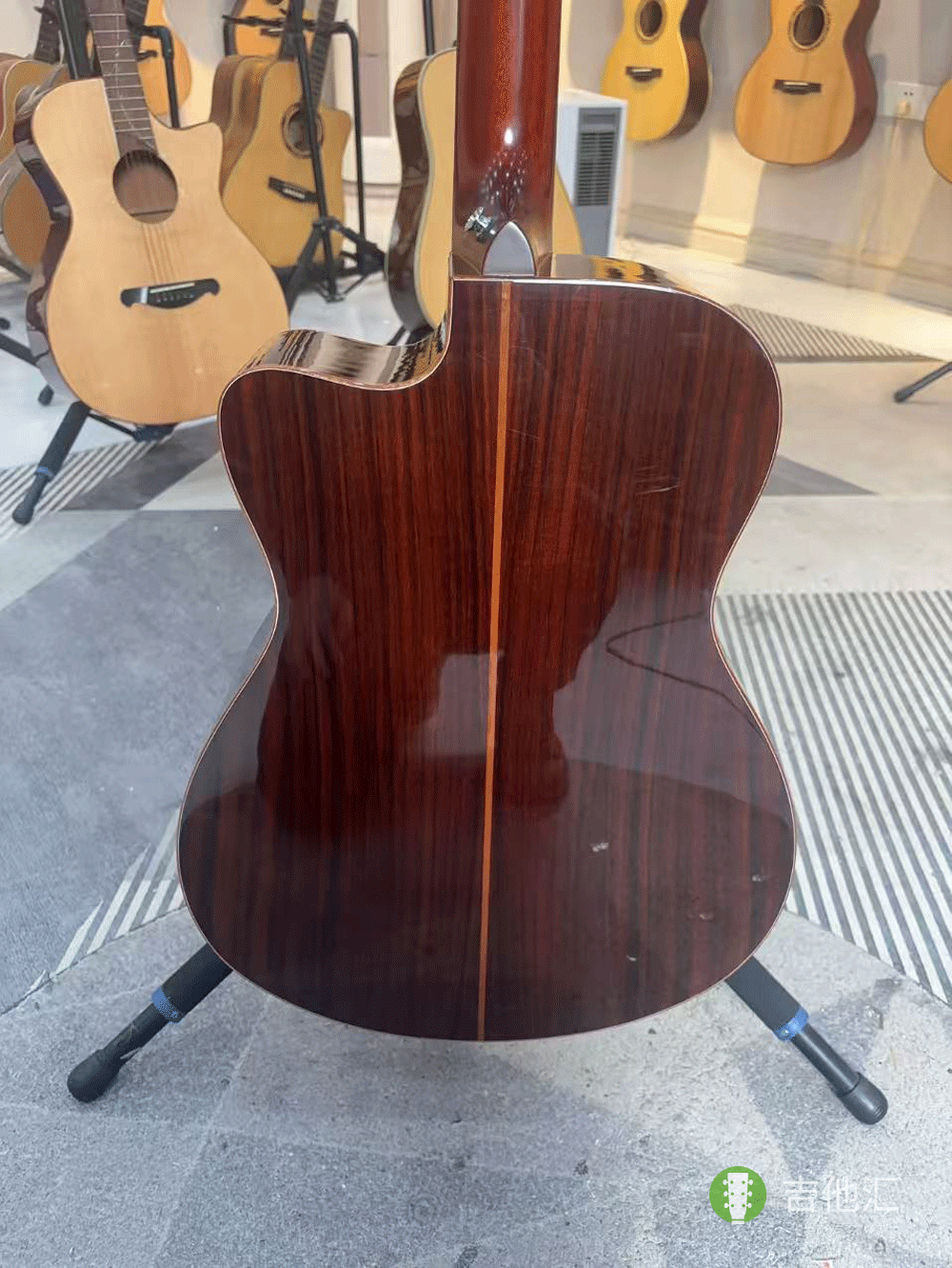 雅马哈AC3R 背板实拍图