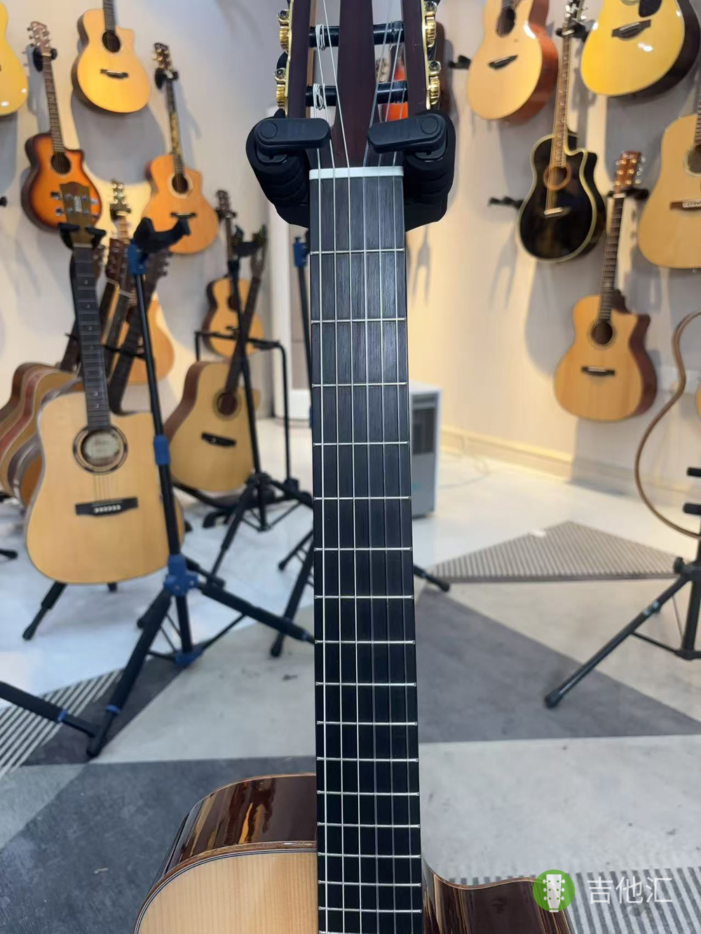 雅马哈NTX3 指板实拍图