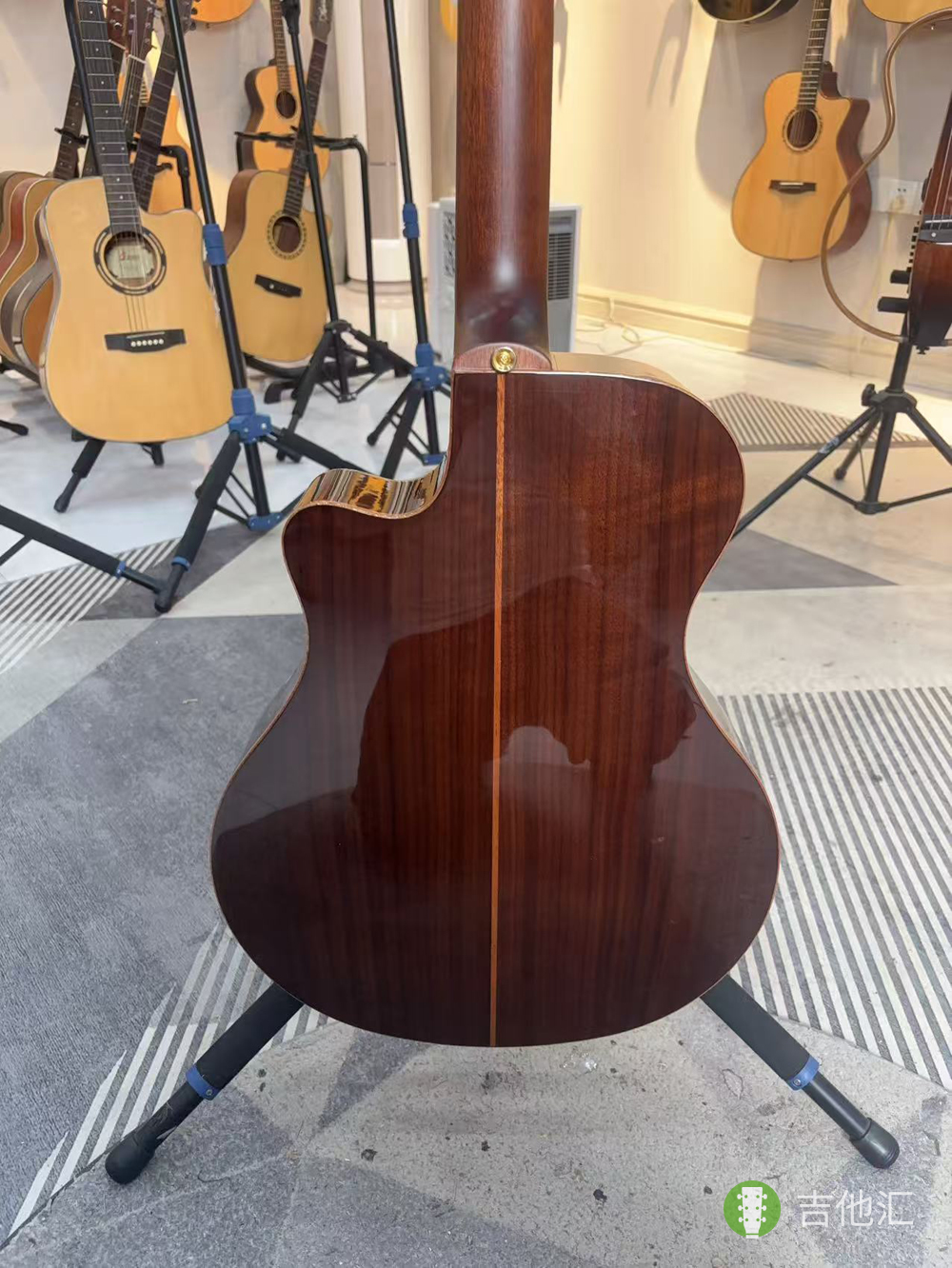 雅马哈NTX3 背板实拍图