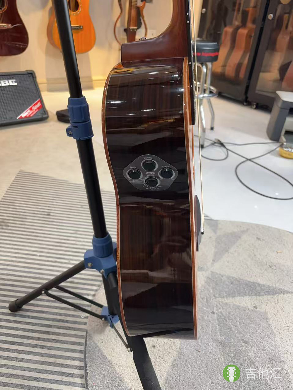 雅马哈AC3R 拾音器实拍图